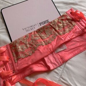 Victoria’s Secret rare vintage Lace Waist cincher corset lingerie belt